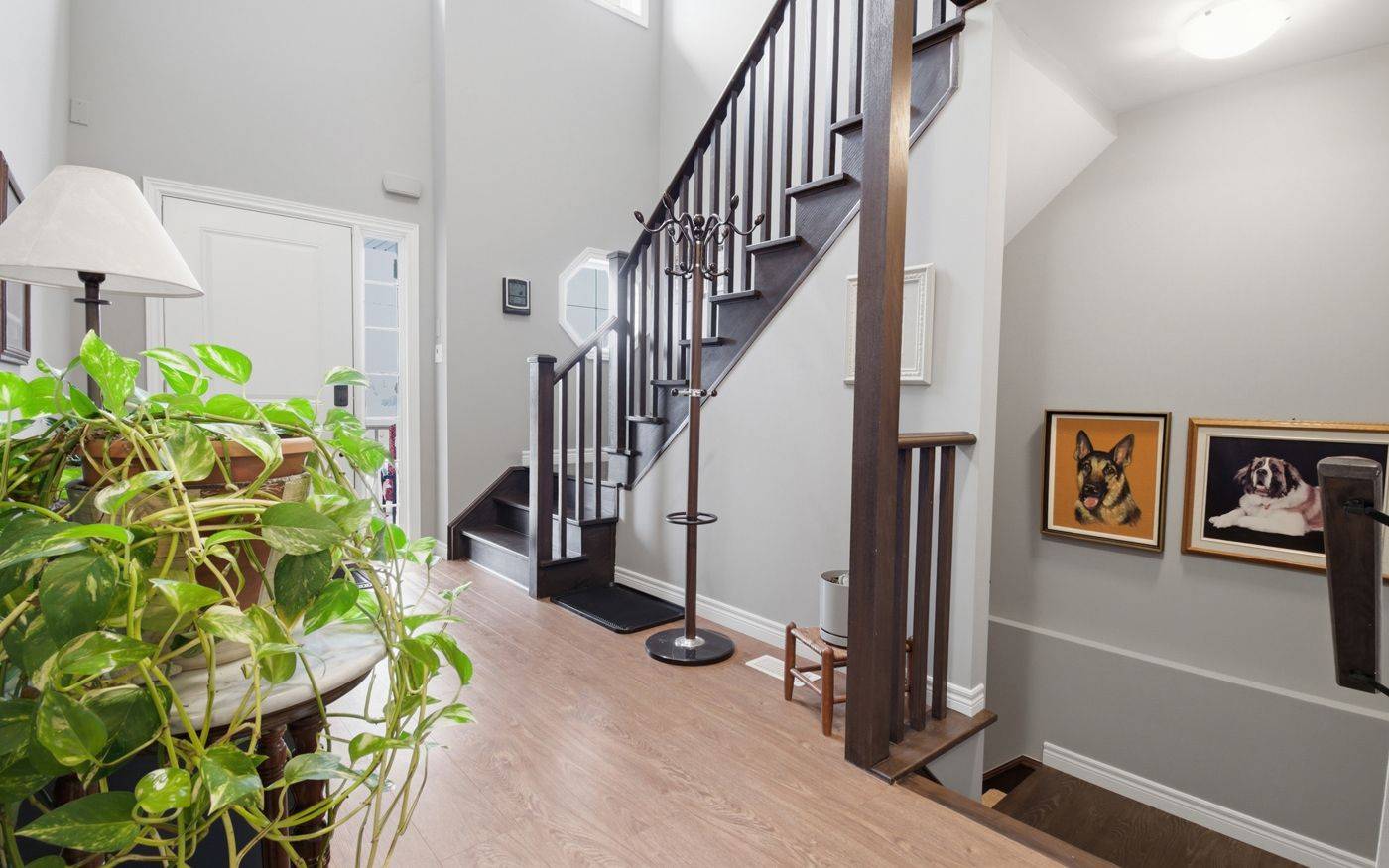 633 Winston RD, Grimsby, ON L3M 0H4