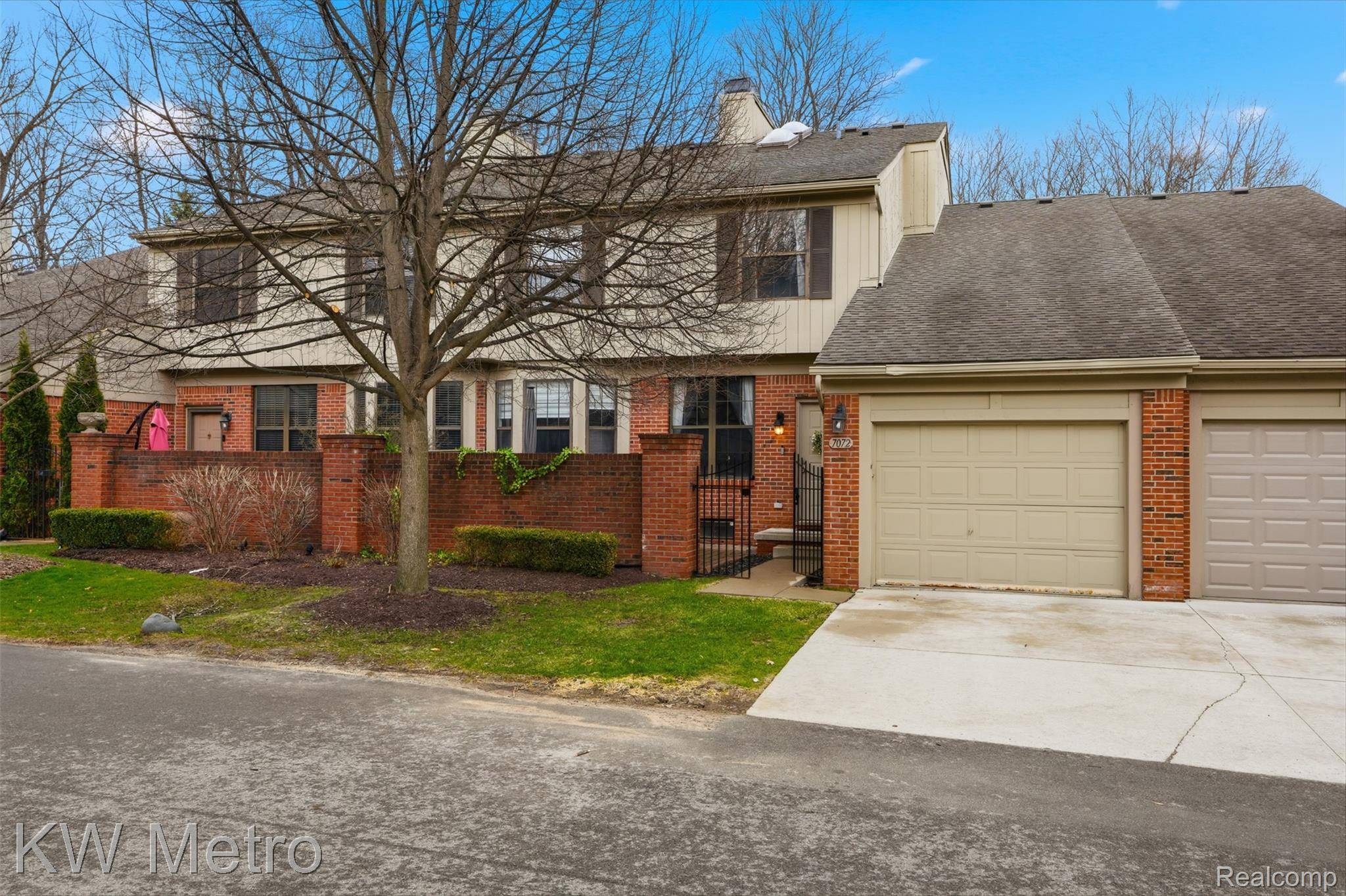 7072 Green Farm RD, West Bloomfield Charter Township, MI 48322