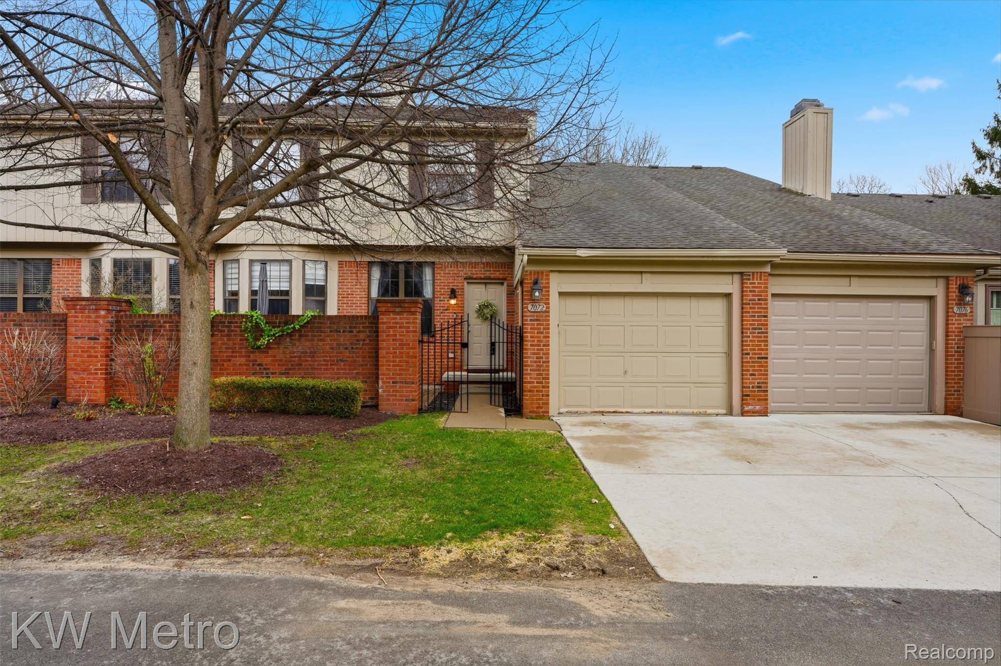 7072 Green Farm RD, West Bloomfield Charter Township, MI 48322