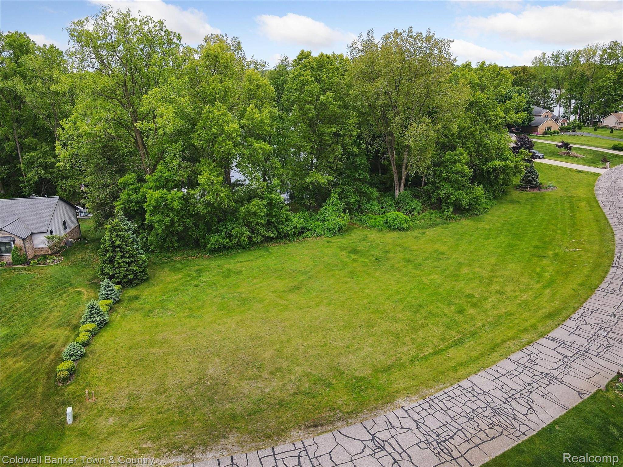 0 Mallards Landing, Highland Charter Township, MI 48357