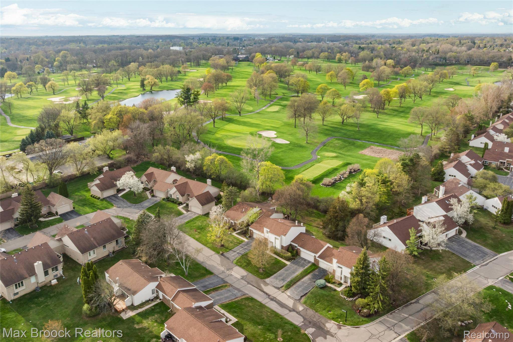 5324 Fairway CT, West Bloomfield Charter Township, MI 48323