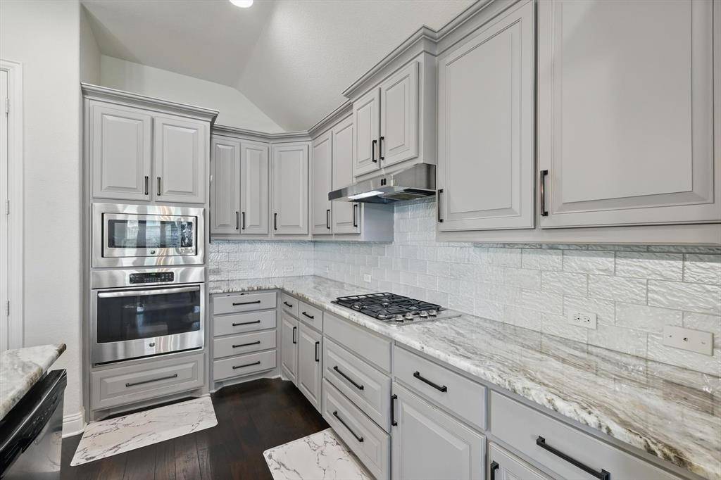 641 Rawlins Lane, Fort Worth, TX 76131