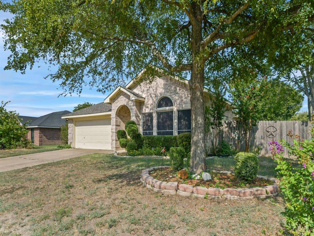 1422 S 3rd Street, Midlothian, TX 76065