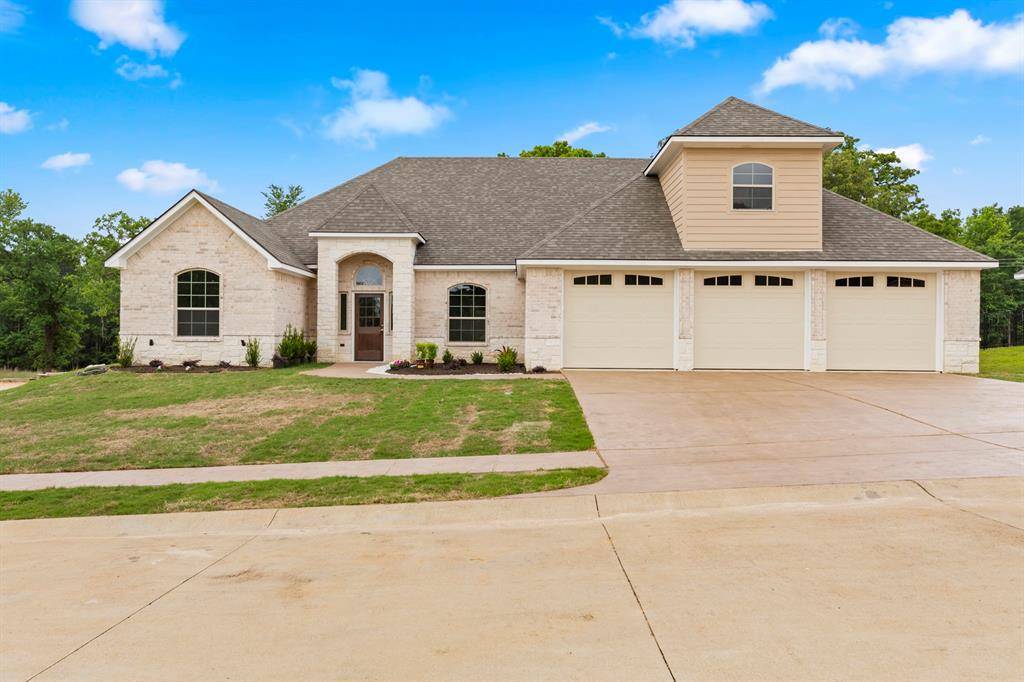 1616 Courtland Lane, Lindale, TX 75771