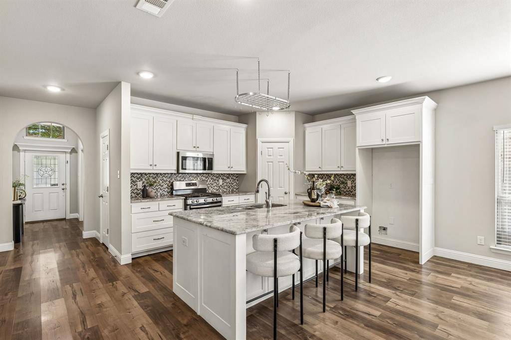 115 Elm Lane, Roanoke, TX 76262