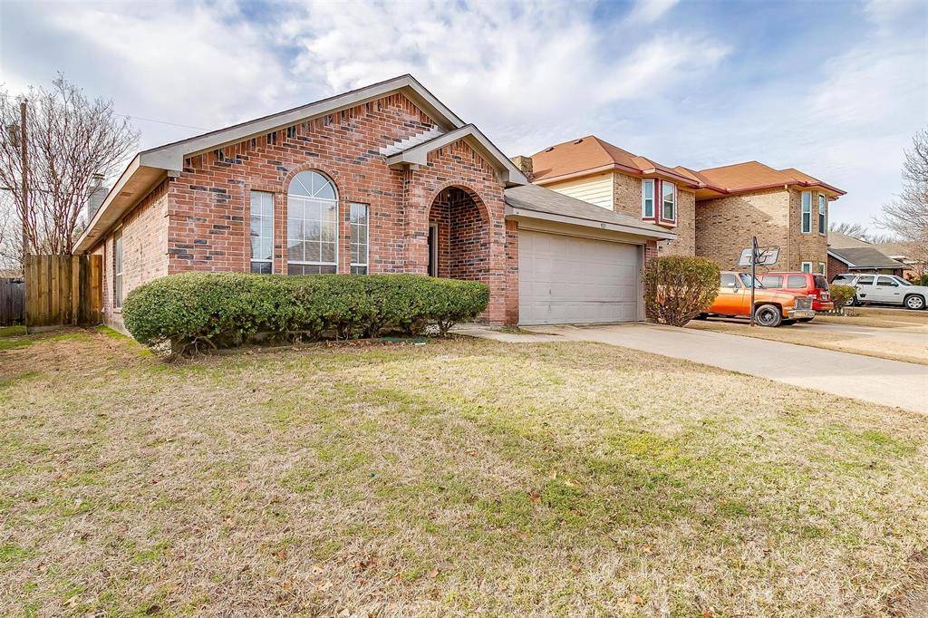 927 Simon Drive, Cedar Hill, TX 75104