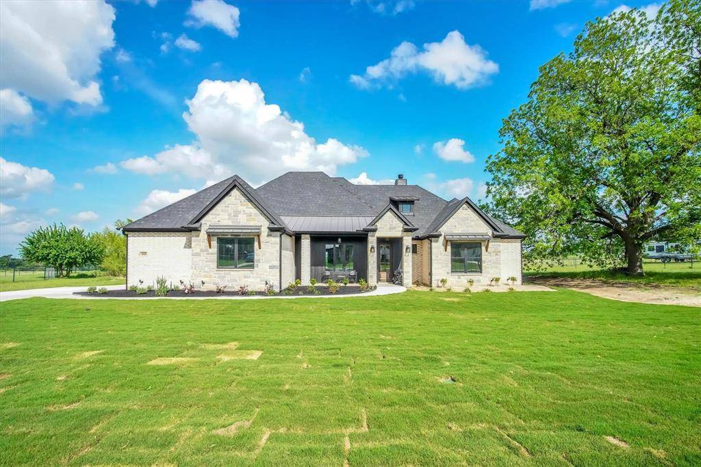 1028 Henry Way Road, Springtown, TX 76082