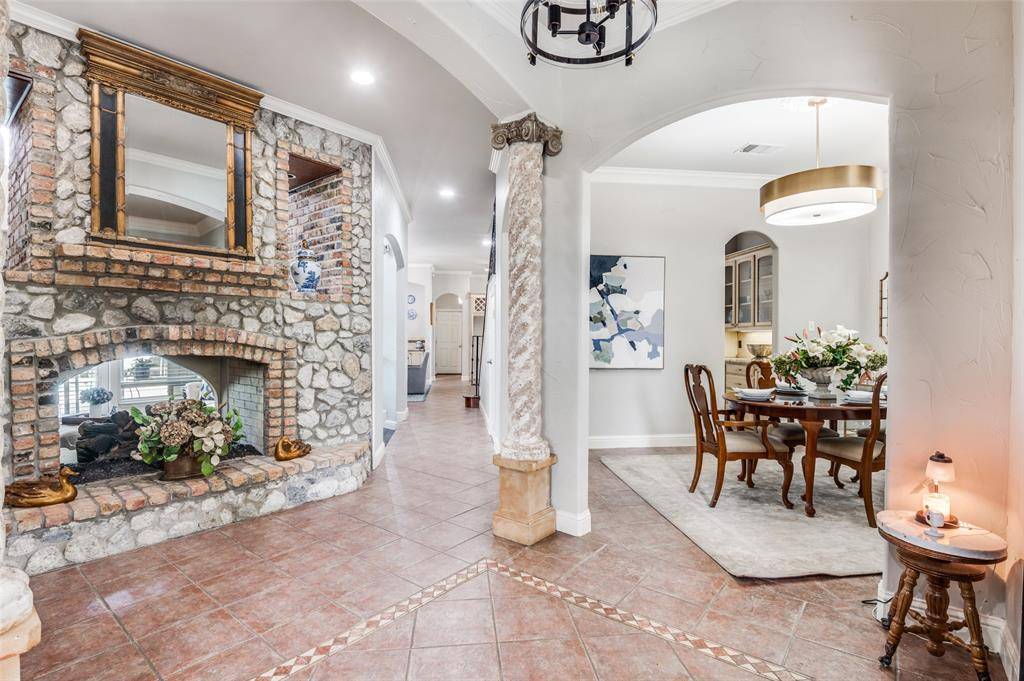 2032 Cains Lane, Mansfield, TX 76063