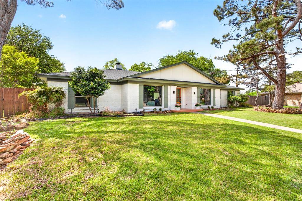 4316 Winding Way, Benbrook, TX 76126