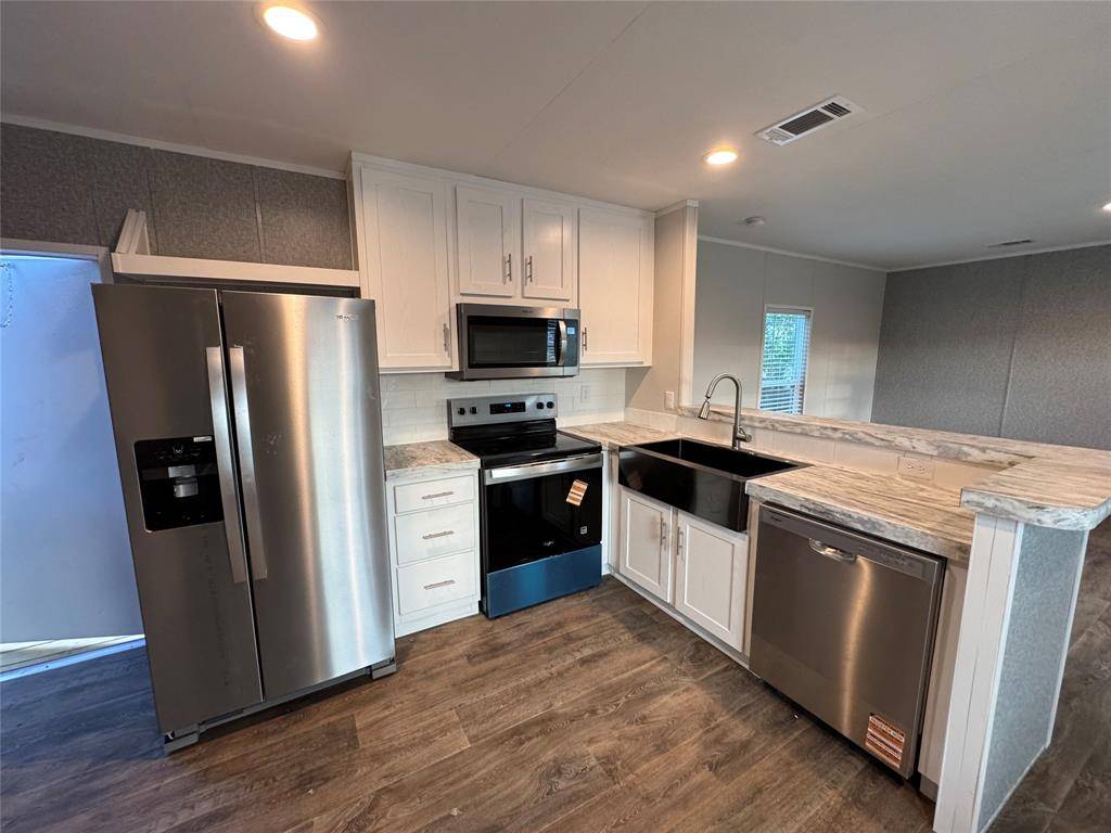 2225 WOODVIEW Trail, Granbury, TX 76048