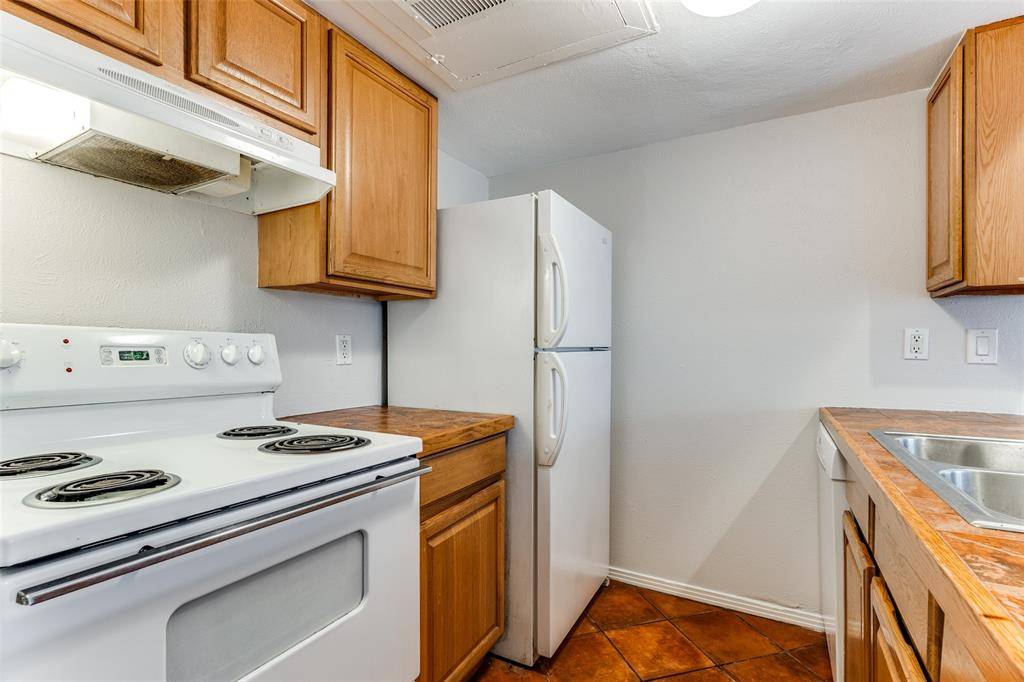 2702 Douglas Avenue #143, Dallas, TX 75219