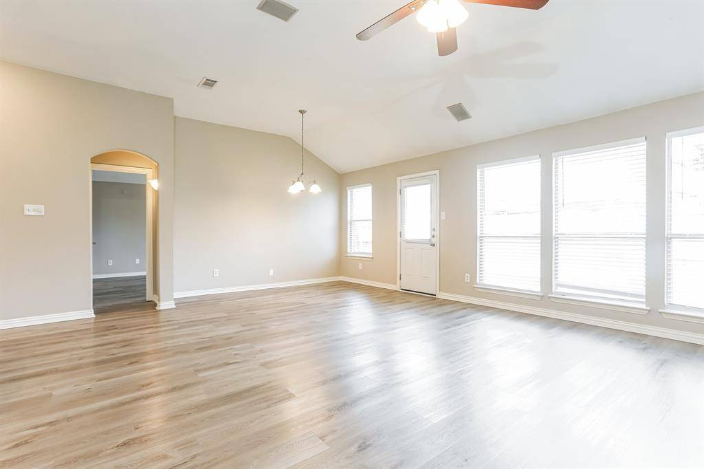 2240 Sparrow Hawk Court, Grand Prairie, TX 75052