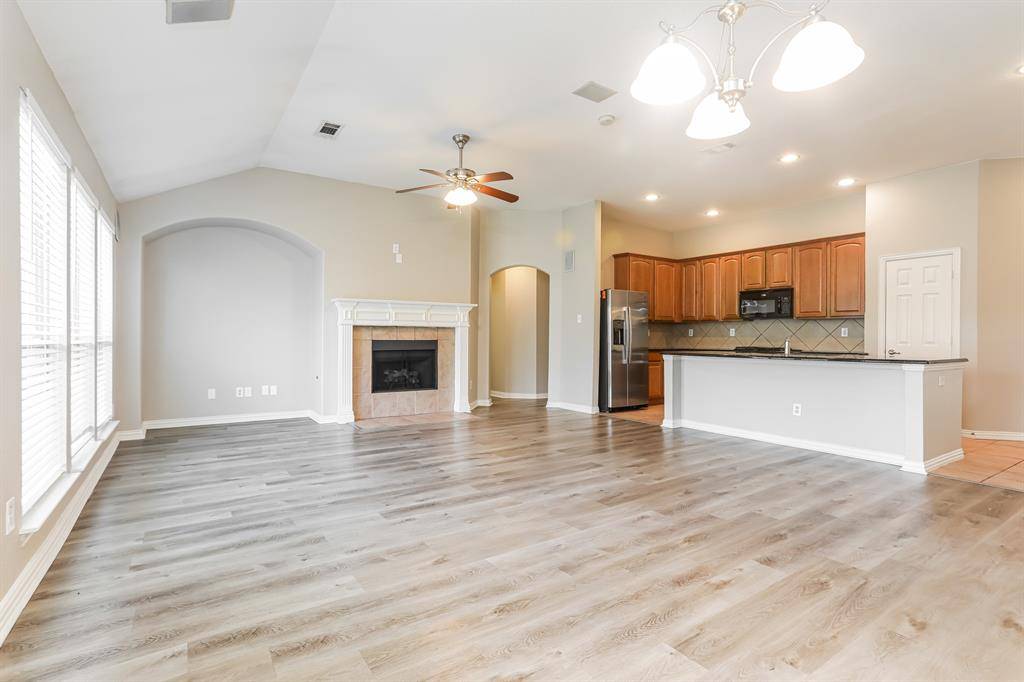 2240 Sparrow Hawk Court, Grand Prairie, TX 75052