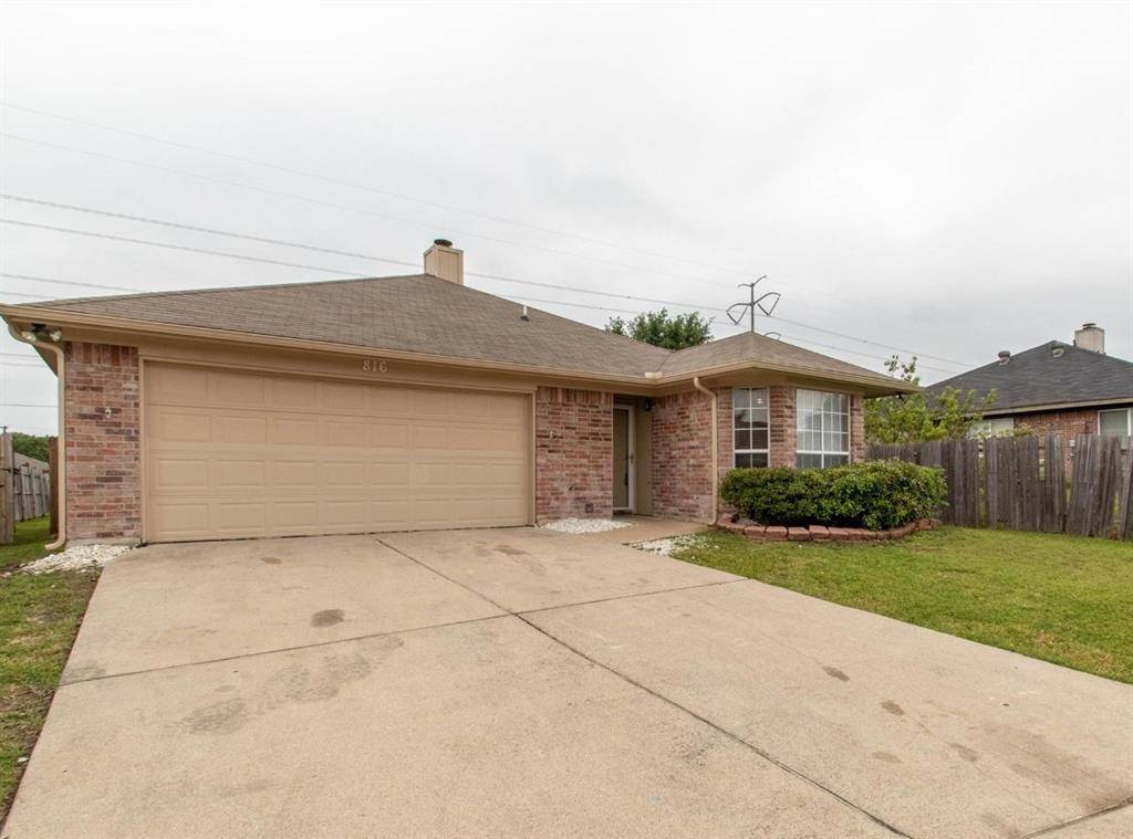 816 W Colony Drive, Arlington, TX 76001