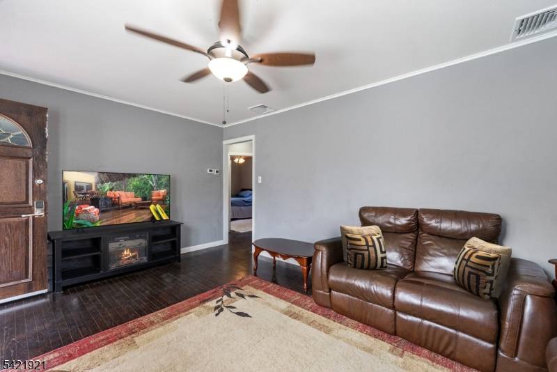 537 Rogers Dr, Roxbury Twp., NJ 07850