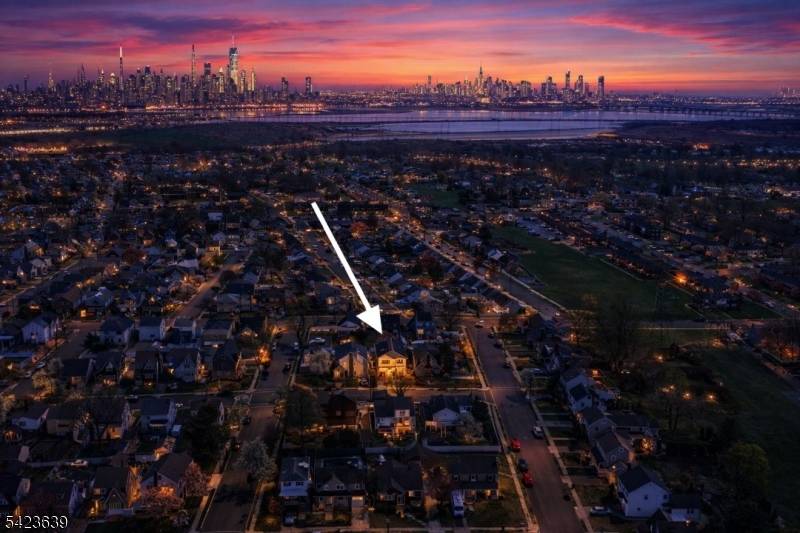 52 7th St, North Arlington Boro, NJ 07031