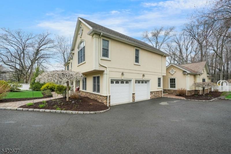 4 Salter Dr, Montville Twp., NJ 07045