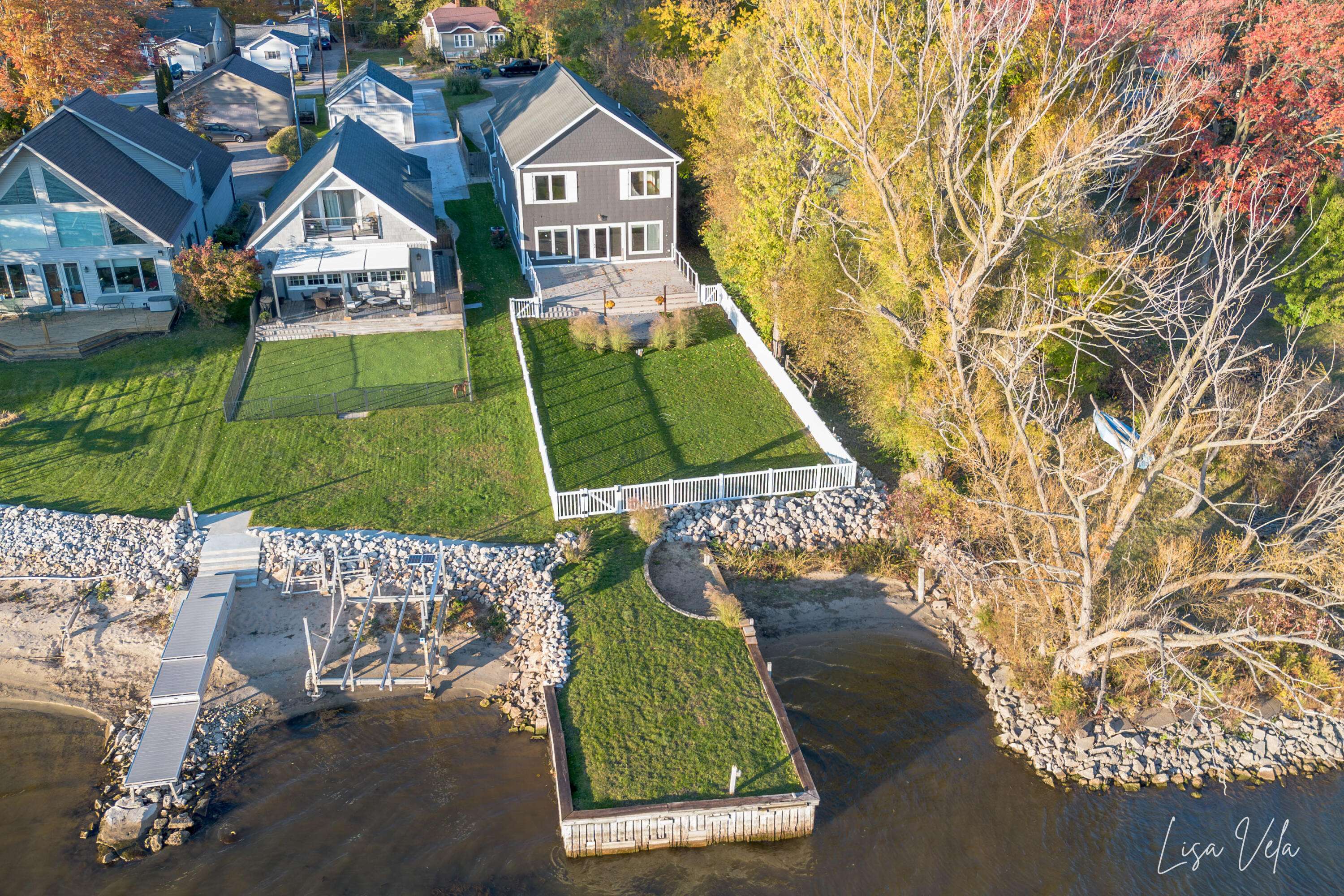 447 Lakeshore BLVD, Norton Shores City, MI 49444