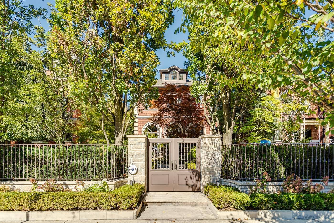 92 South DR, Toronto C09, ON M4W 1R6