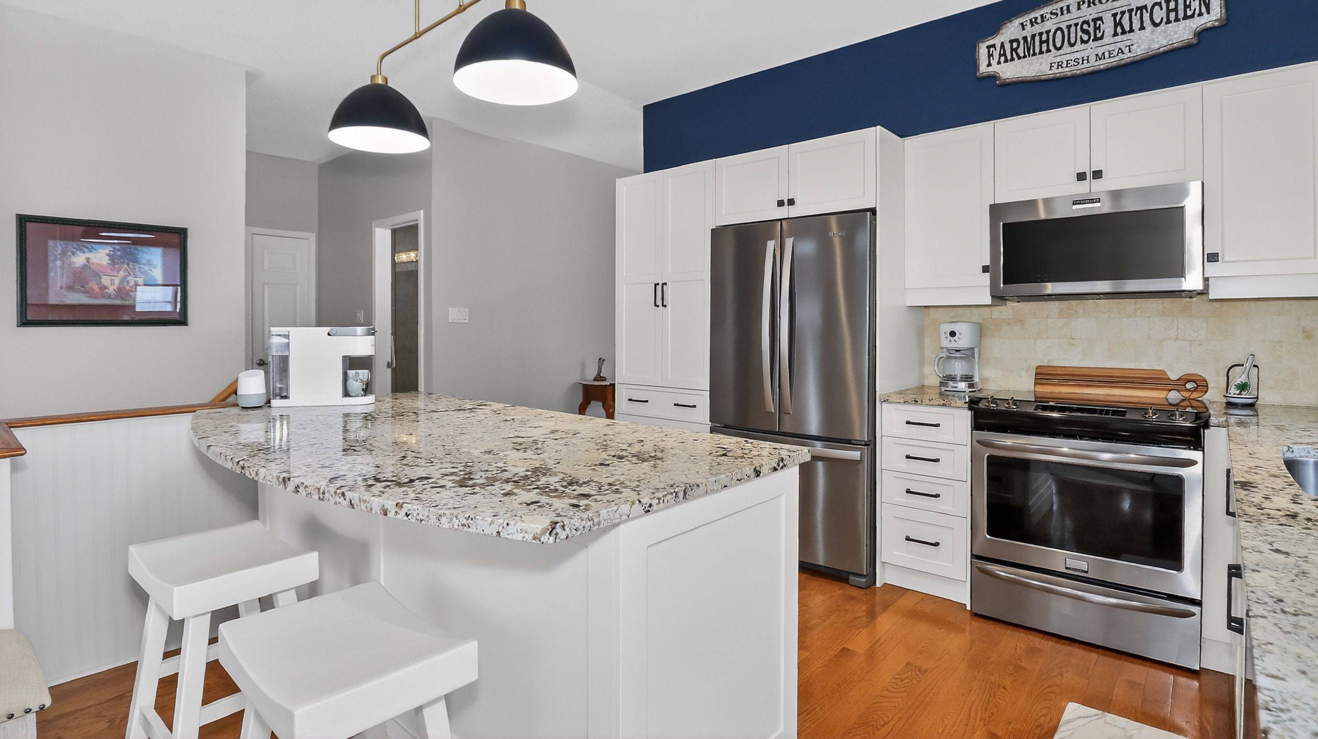 205 Country LN, Clearview, ON L0M 1S0