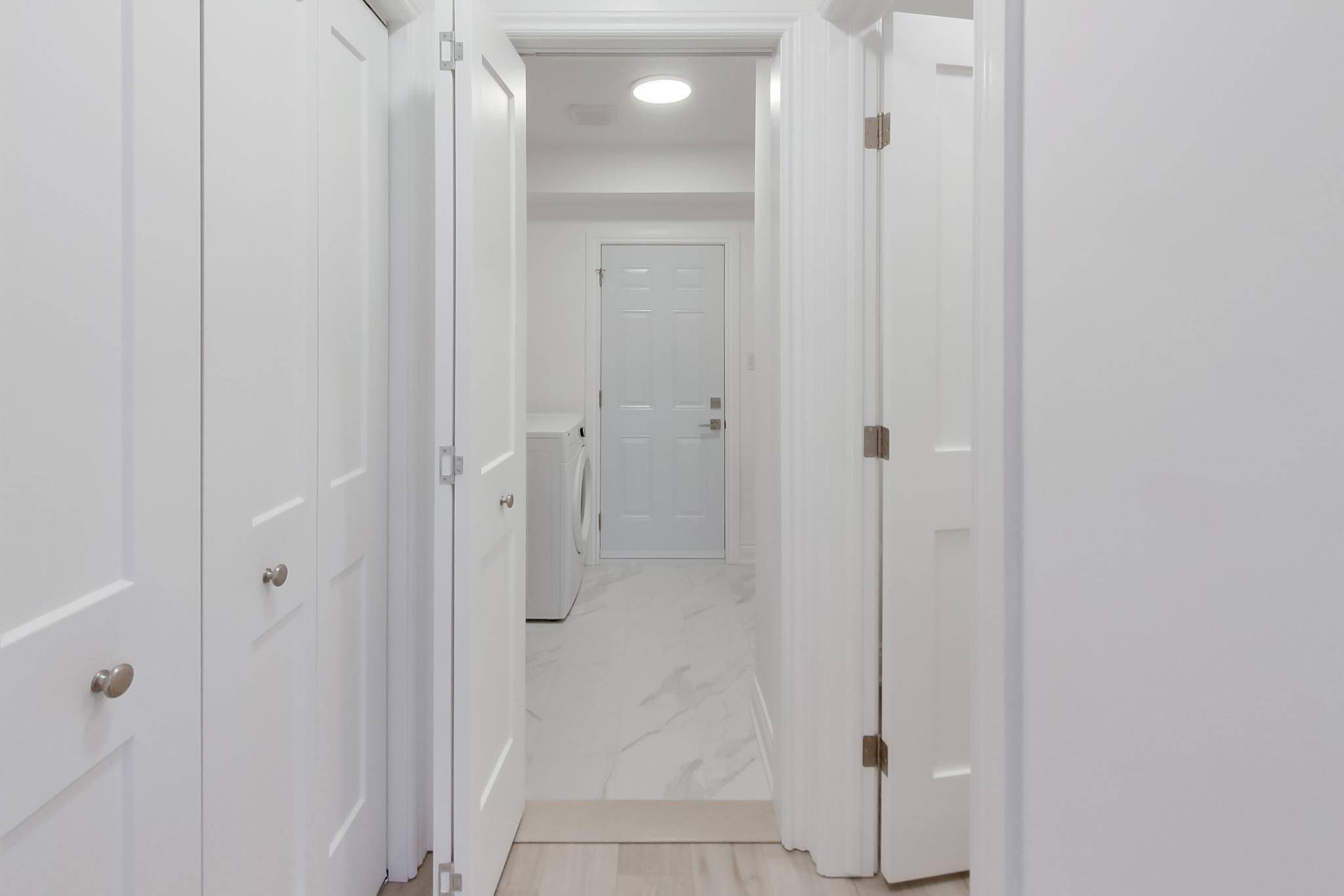 1124 Lansdown DR, Oakville, ON L6J 7N7