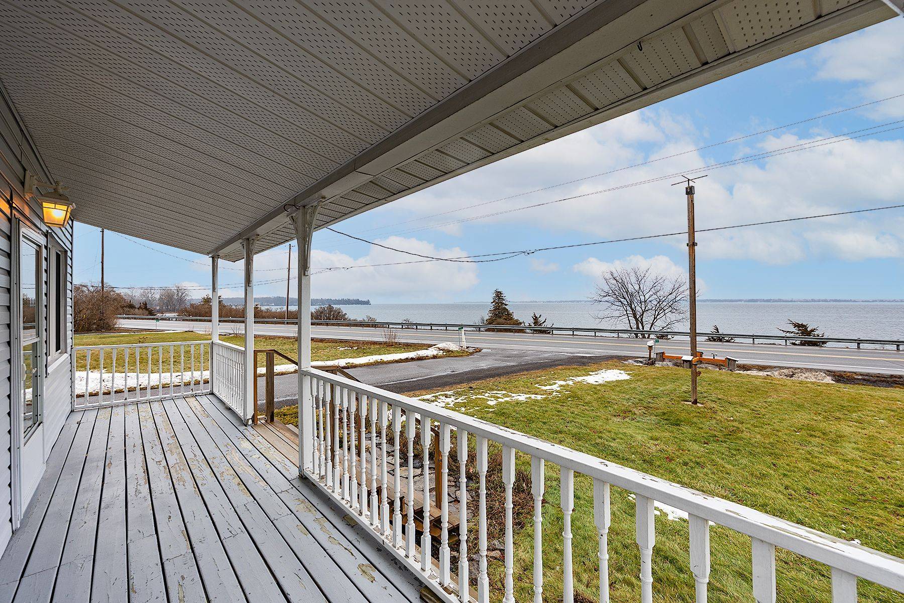 5157 Bath RD, Loyalist, ON K0H 1G0