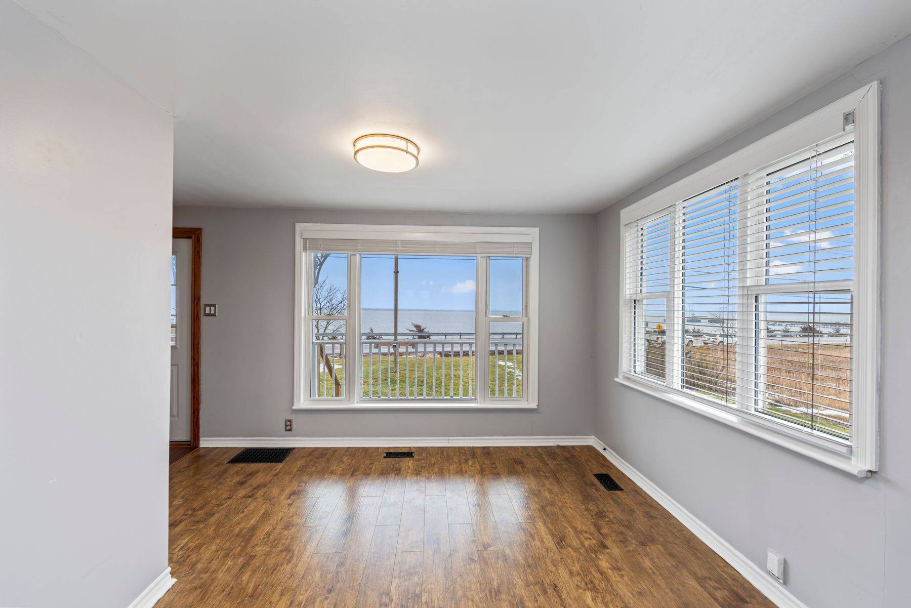 5157 Bath RD, Loyalist, ON K0H 1G0