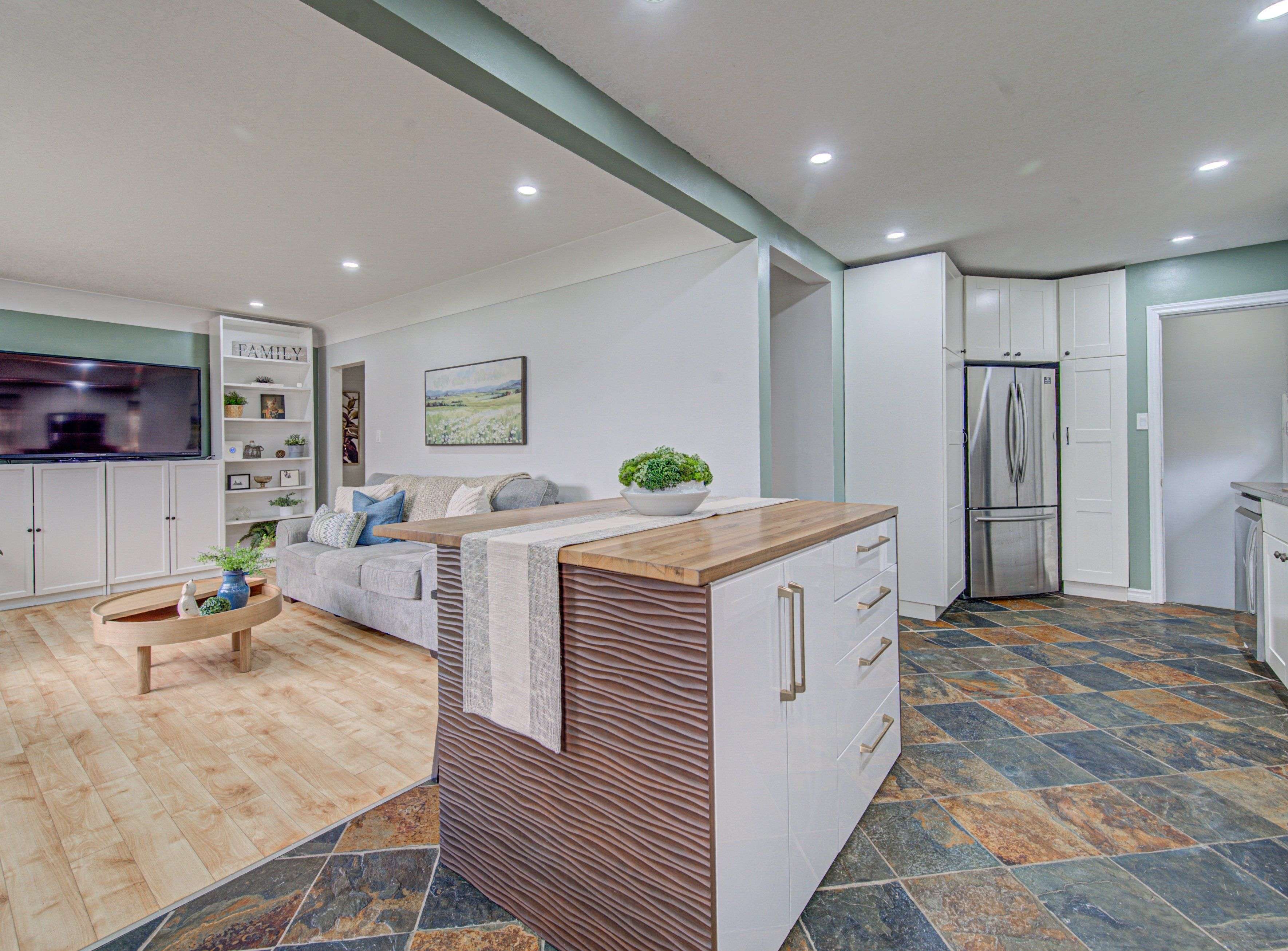 32 Ravine DR, Cambridge, ON N1R 2W7