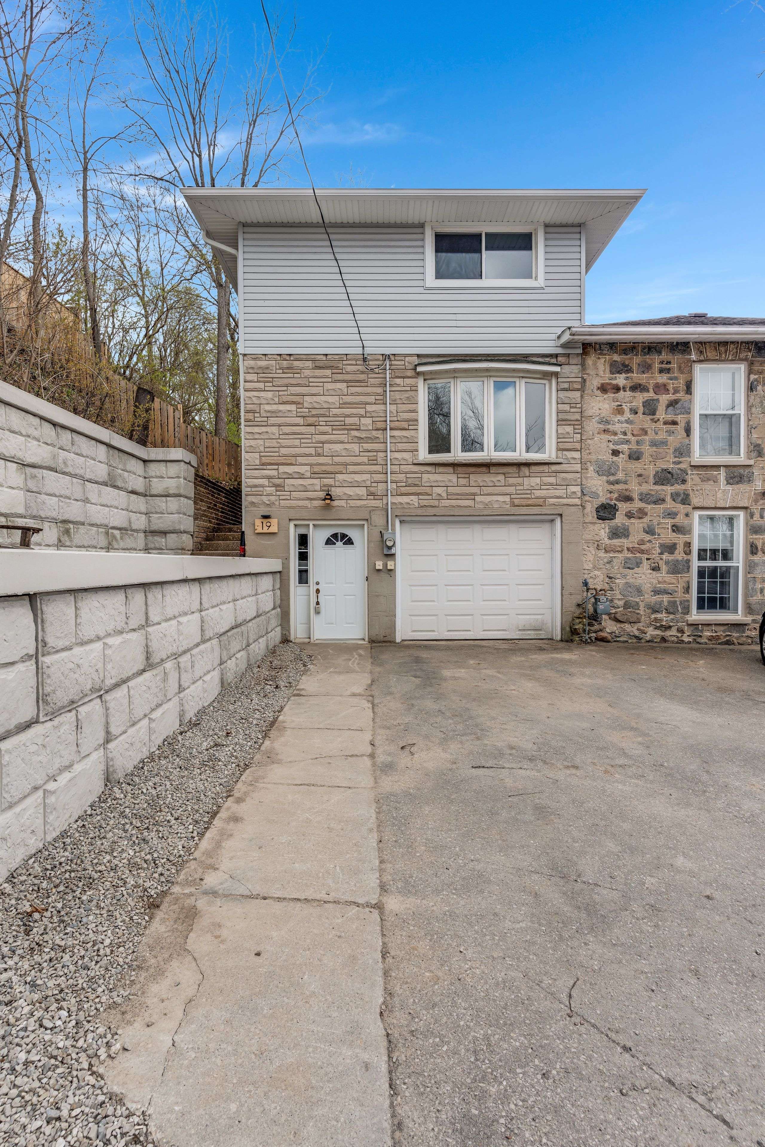 19 Birch ST, Cambridge, ON N1R 2M2