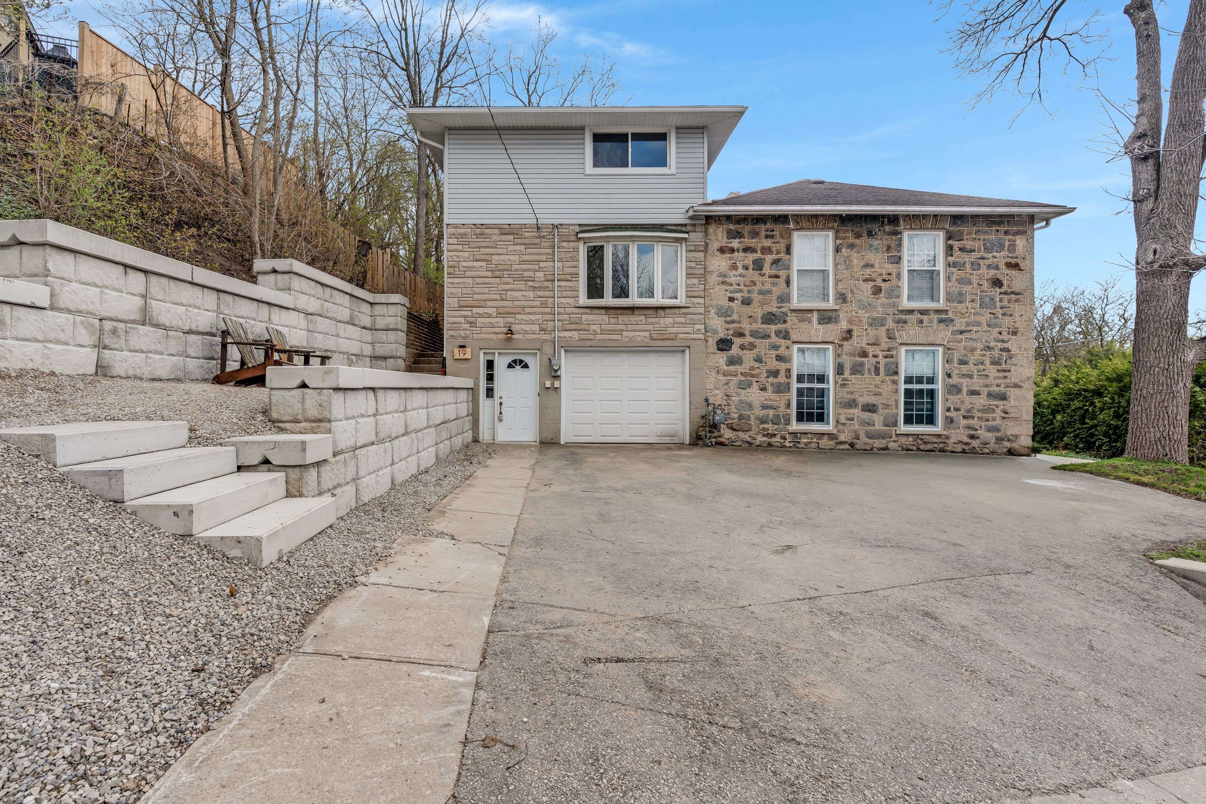 19 Birch ST, Cambridge, ON N1R 2M2