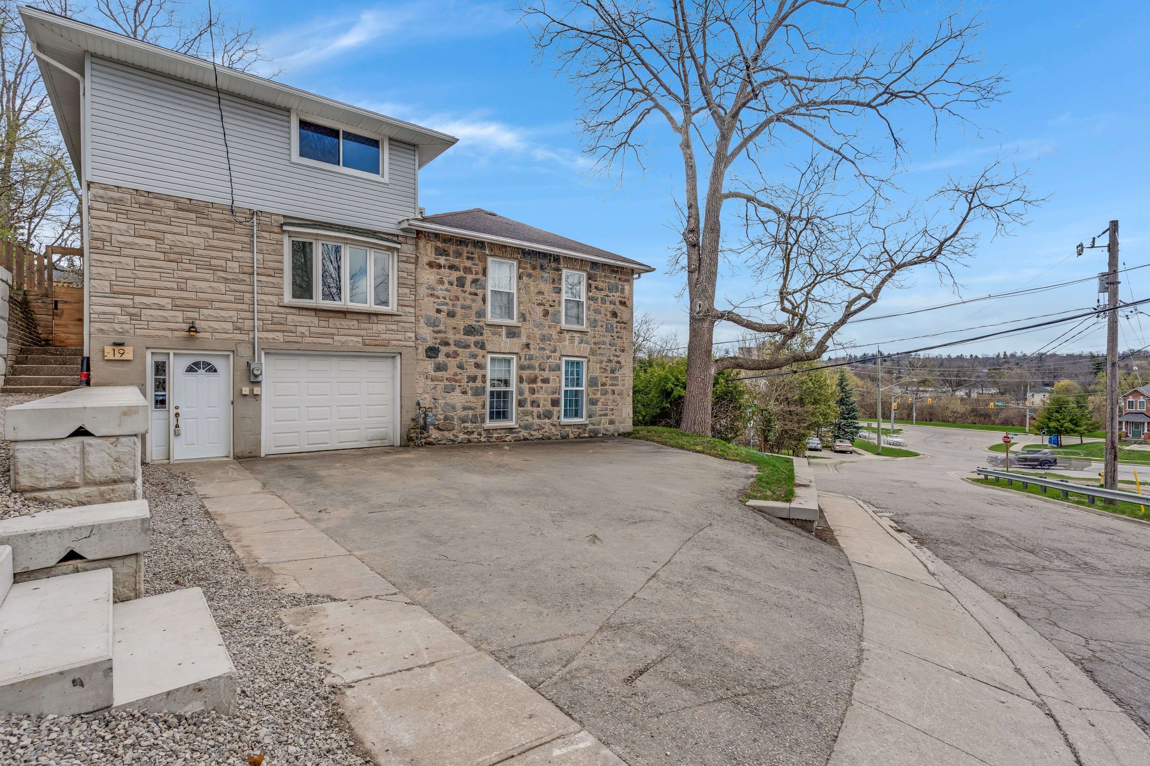 19 Birch ST, Cambridge, ON N1R 2M2