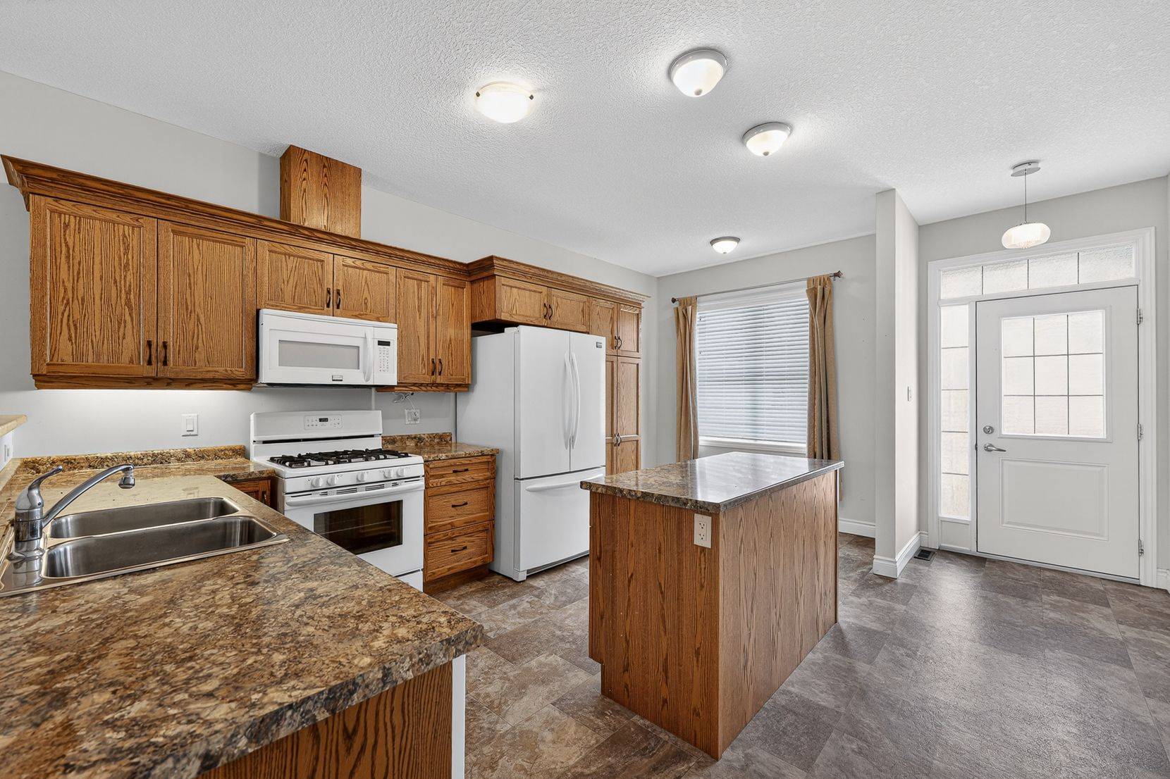 111 King Street East, Unit 14 ST, Ingersoll, ON N5C 1G8