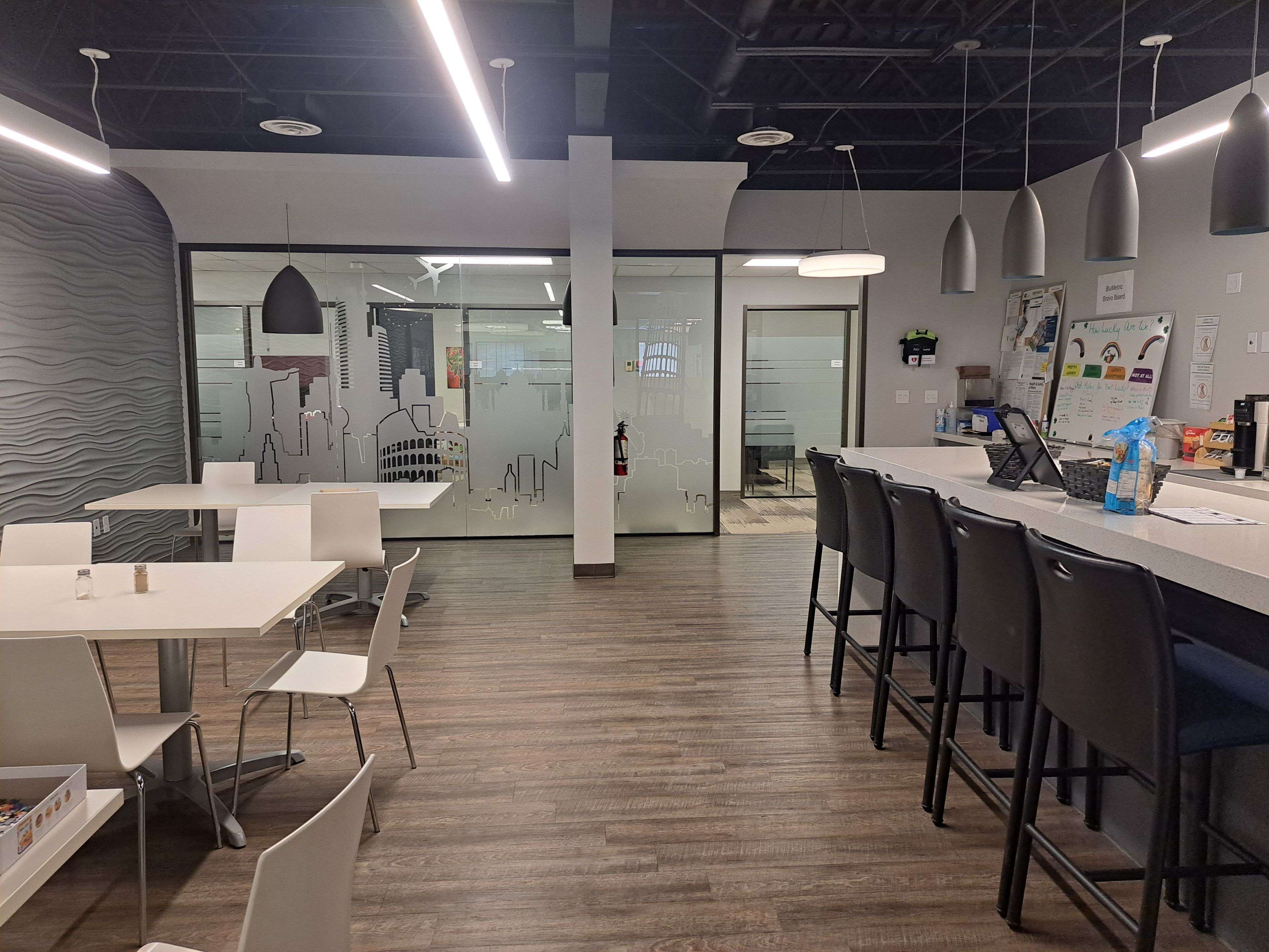 1688 Woodward DR #1680, Belair Park - Copeland Park And Area, ON K2C 3R8