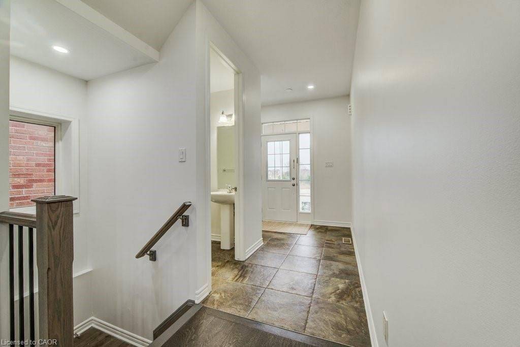 11 Compass TRL, Cambridge, ON N3E 0B7