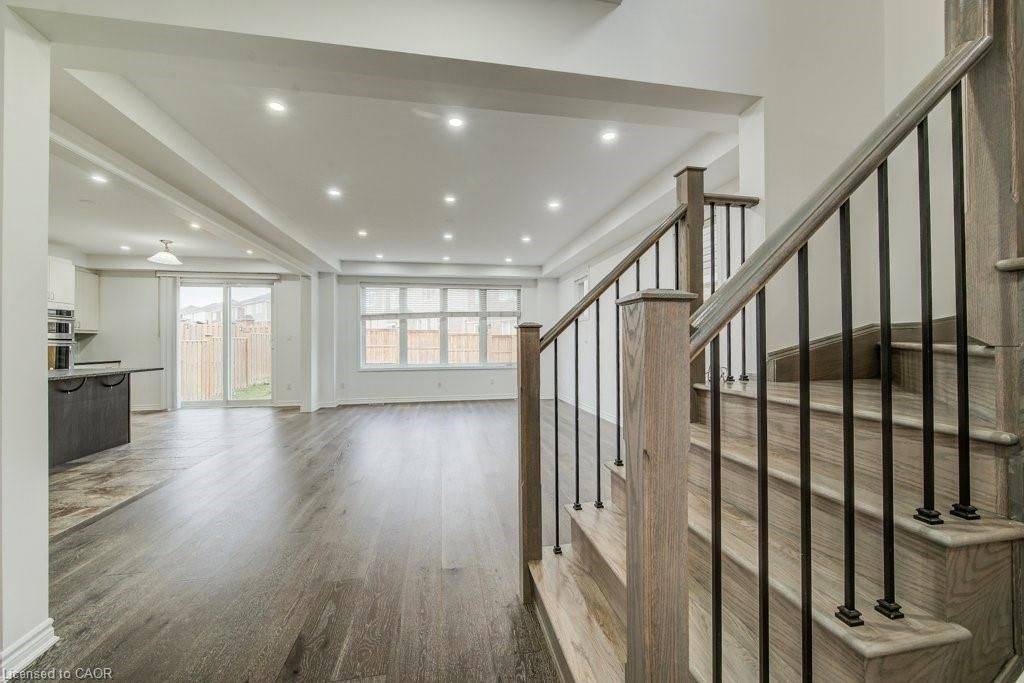 11 Compass TRL, Cambridge, ON N3E 0B7