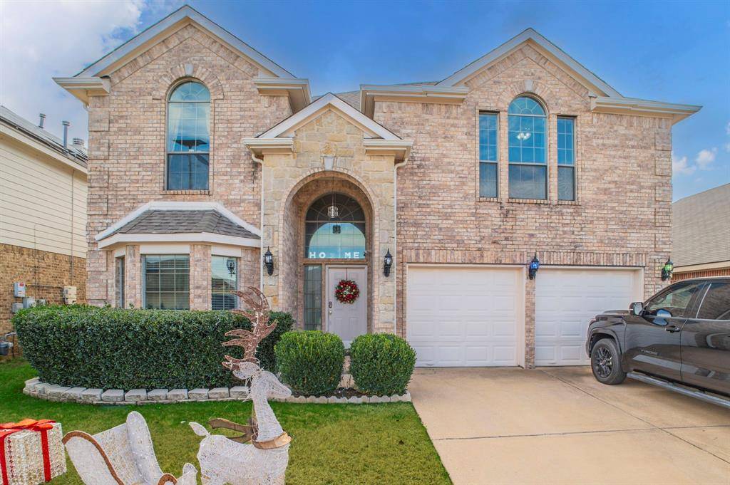 317 Crescent Creek Lane, Fort Worth, TX 76140
