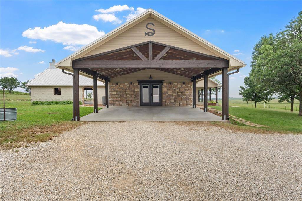 3057 Holy Road, Abbott, TX 76621