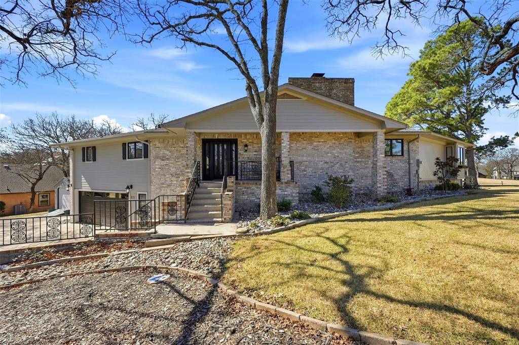 231 Cayuga Trail, Lake Kiowa, TX 76240