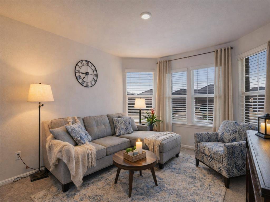 220 Abingdon Street, Azle, TX 76020