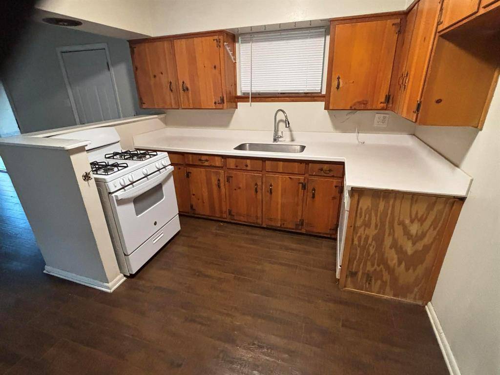 1222 Brookhollow Drive, Irving, TX 75061