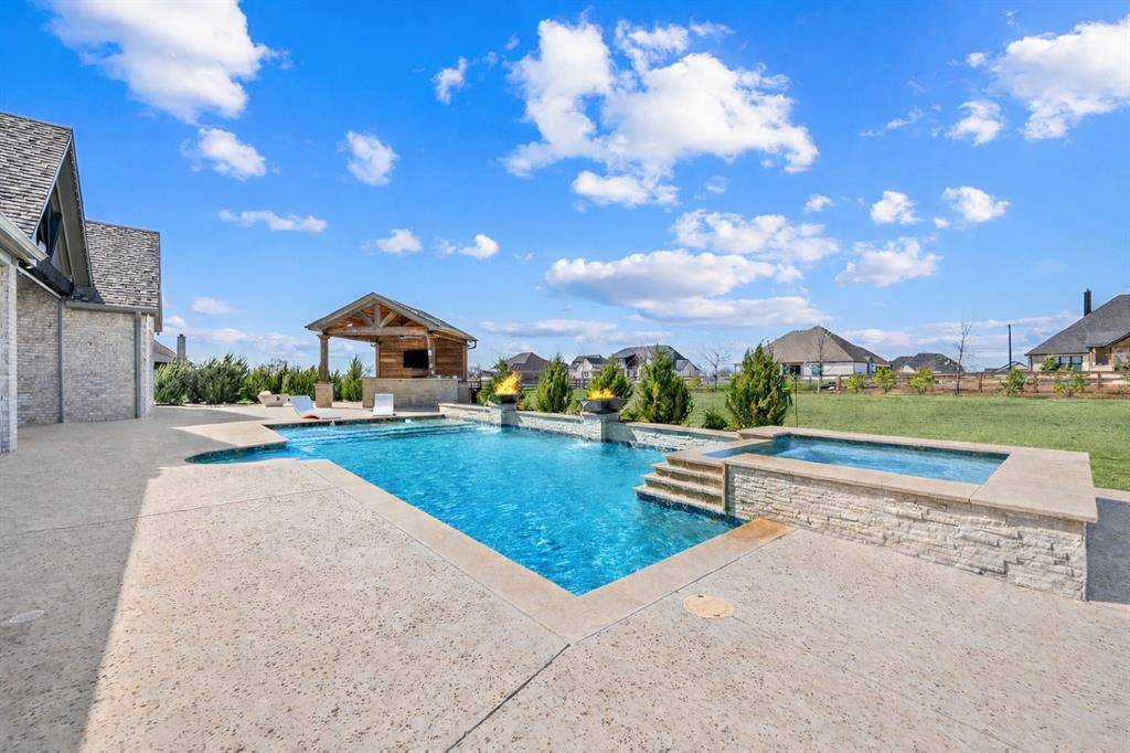 516 Westcreek Lane, Northlake, TX 76226