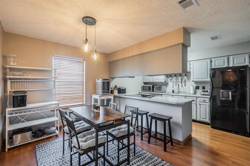 655 Ridgeline Drive, Hurst, TX 76053