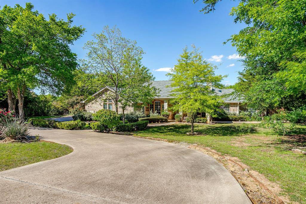 336 Plantation Drive E, Burleson, TX 76028