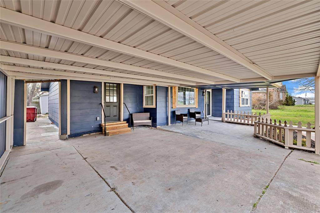 204 N 3rd Street, Celeste, TX 75423