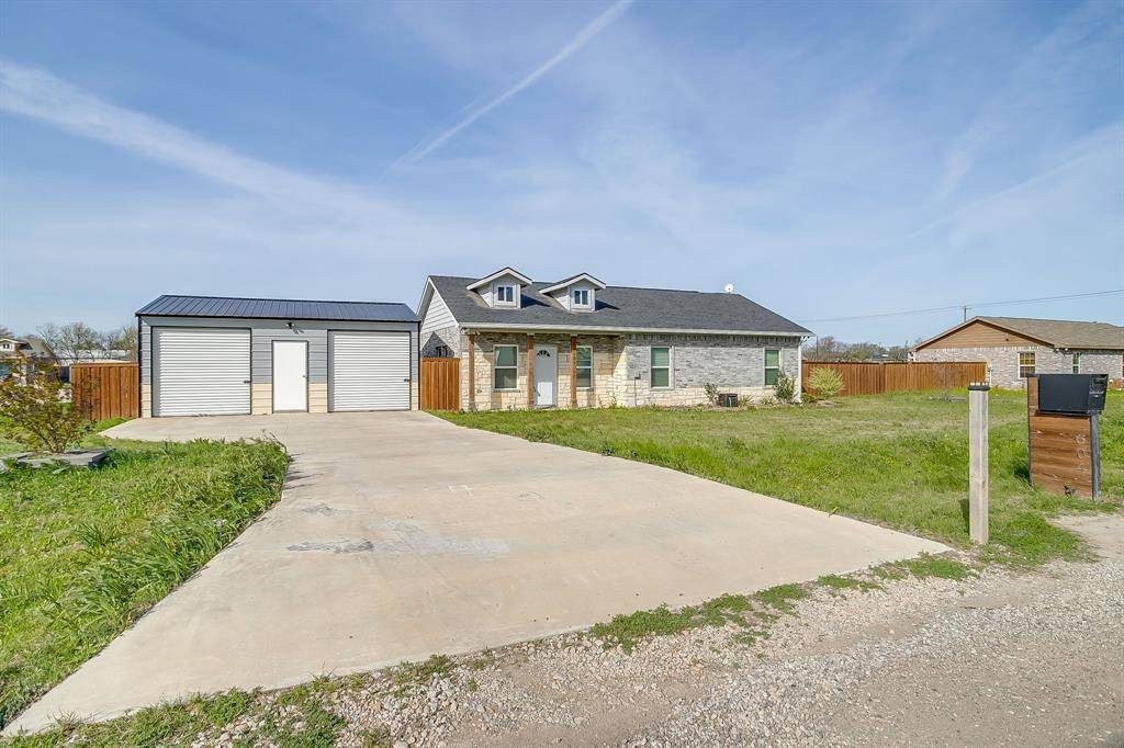 604 S Aquilla Street, Itasca, TX 76055