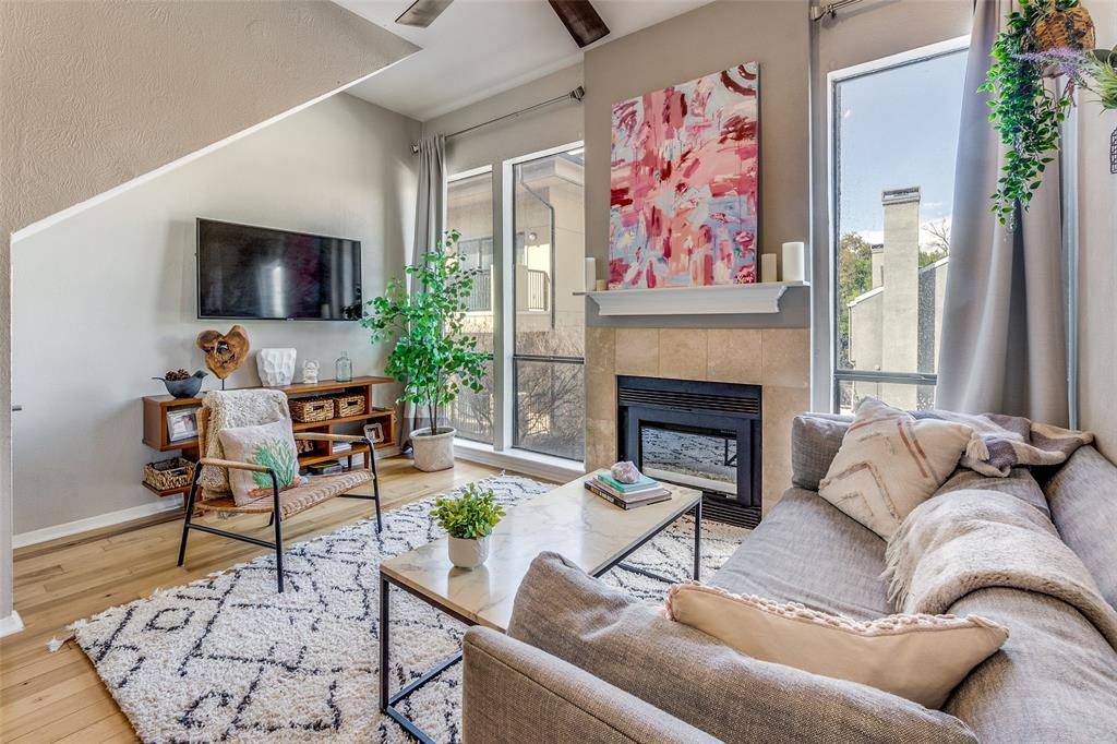 3907 Throckmorton Street #2, Dallas, TX 75219