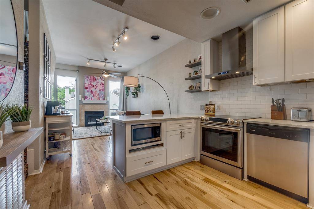 3907 Throckmorton Street #2, Dallas, TX 75219