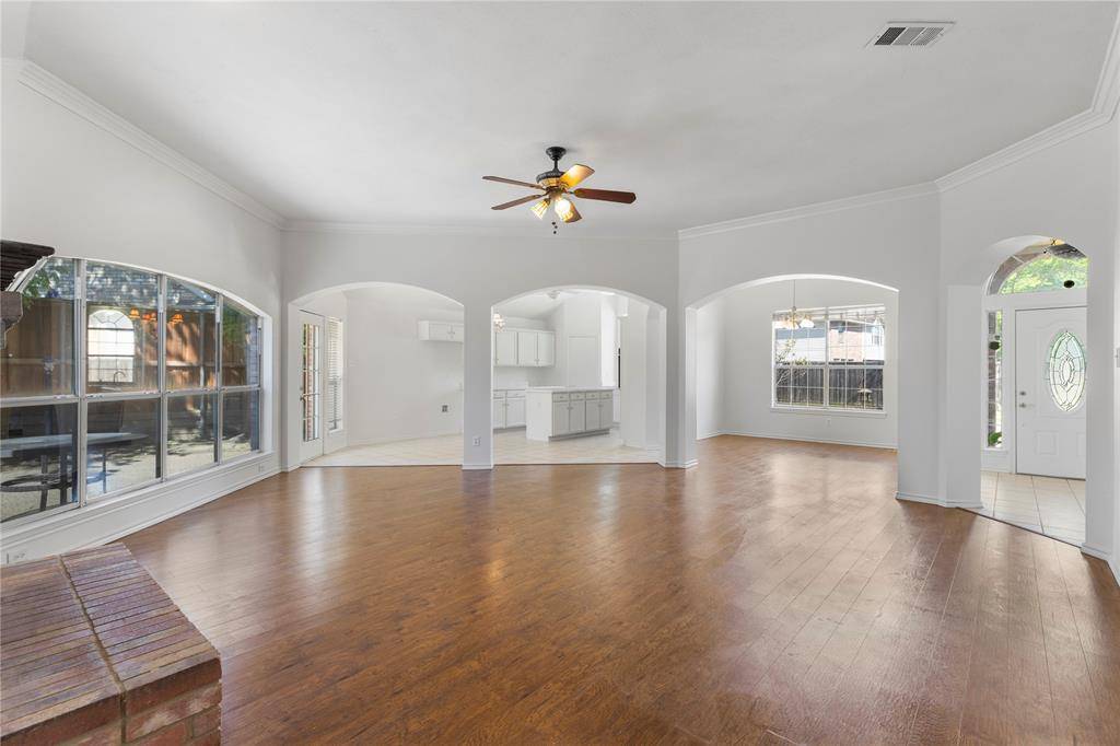 10609 Pineview Lane, Frisco, TX 75035