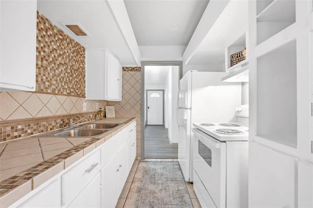 1811 Vatican Lane, Dallas, TX 75224