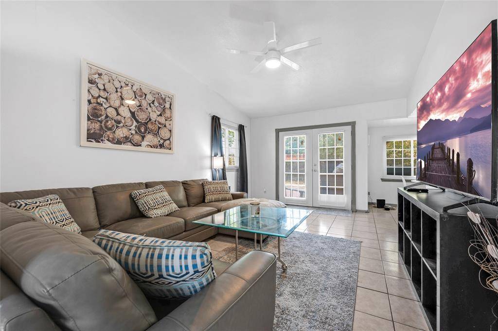 1811 Vatican Lane, Dallas, TX 75224